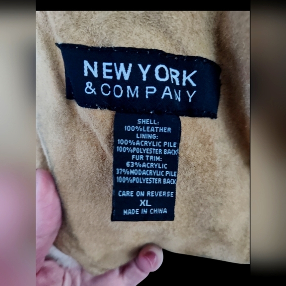 Vintage Cozy NY & Co Classic Leather & Faux Fur Jacket, XL - Picture 4 of 5